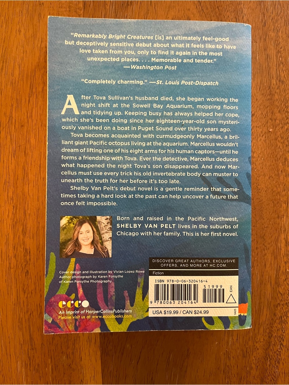 Remarkably Bright Creatures by Shelby Van Pelt - Paperback - Picture 2 of 3